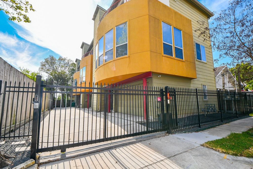92 Dennis Street B, Houston, TX 77006