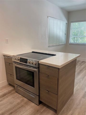 729 MERIDIAN AV 10, Miami Beach, FL 33139