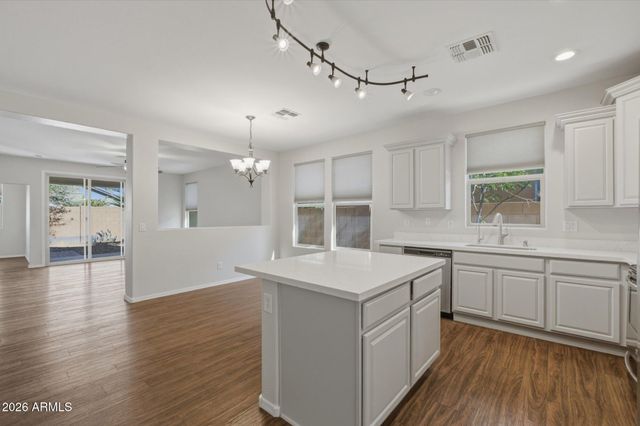 2116 E KINGS Avenue, Phoenix, AZ 85022