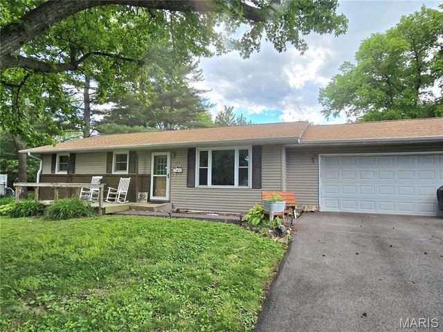 111 Theresa Drive, Troy, IL 62294