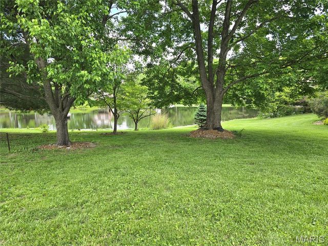 111 Theresa Drive, Troy, IL 62294