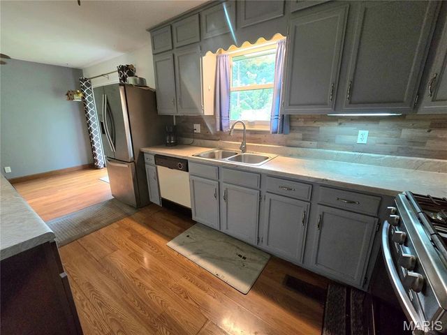 111 Theresa Drive, Troy, IL 62294