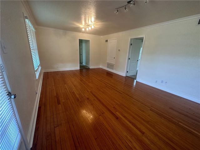 425 Louisiana Ave, Corpus Christi, TX 78404