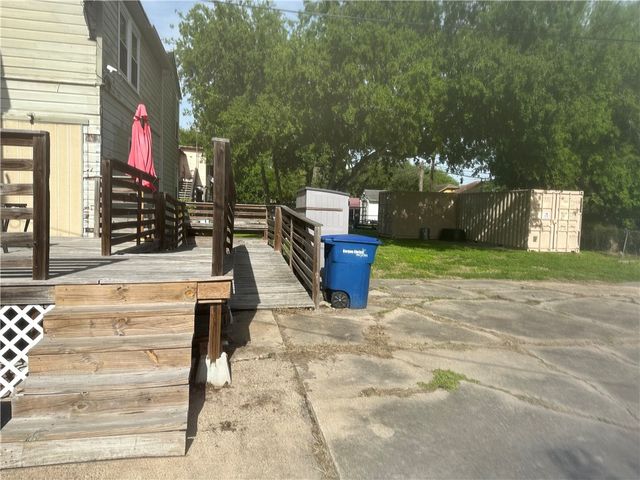 425 Louisiana Ave, Corpus Christi, TX 78404
