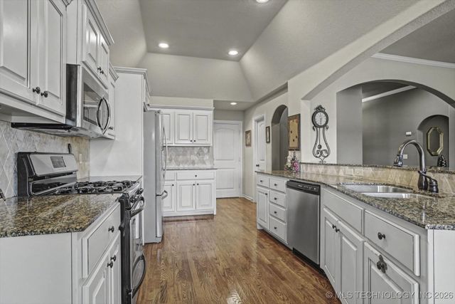 13603 S Owasso Place, Glenpool, OK 74033