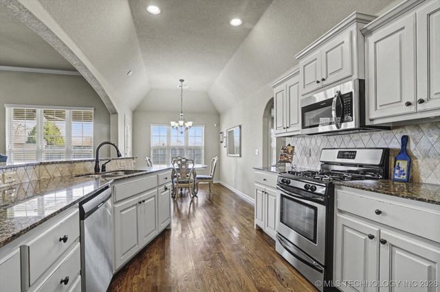 13603 S Owasso Place, Glenpool, OK 74033