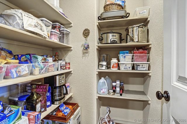 13603 S Owasso Place, Glenpool, OK 74033