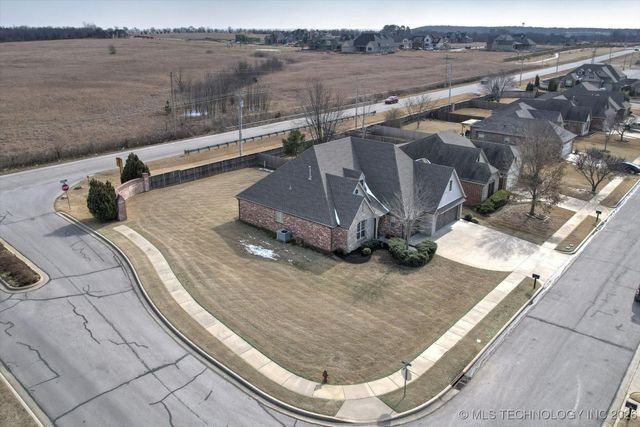 13603 S Owasso Place, Glenpool, OK 74033