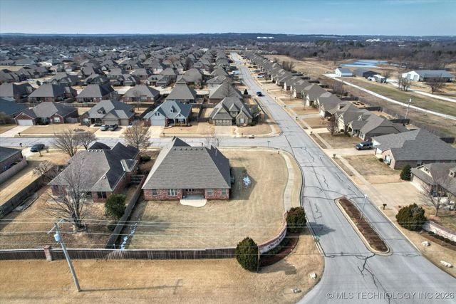 13603 S Owasso Place, Glenpool, OK 74033