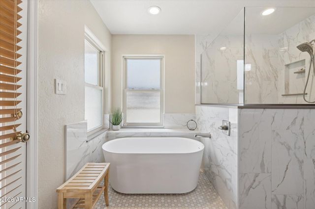 15629 N 10TH Place, Phoenix, AZ 85022