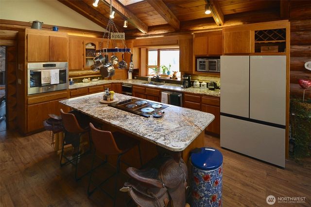 46711 Mountain Hwy E, Eatonville, WA 98328