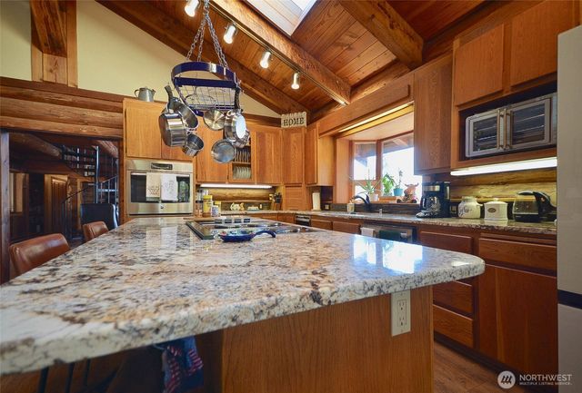 46711 Mountain Hwy E, Eatonville, WA 98328