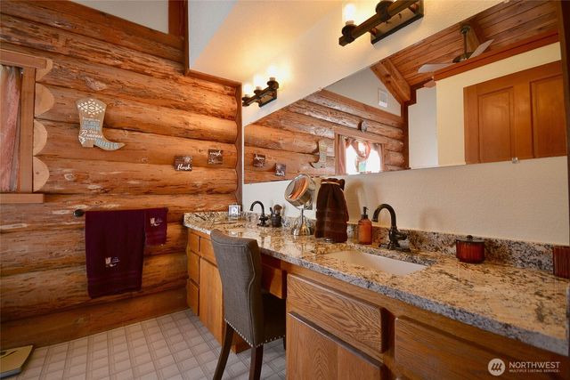 46711 Mountain Hwy E, Eatonville, WA 98328