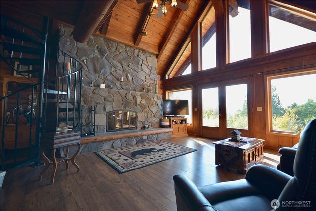 46711 Mountain Hwy E, Eatonville, WA 98328