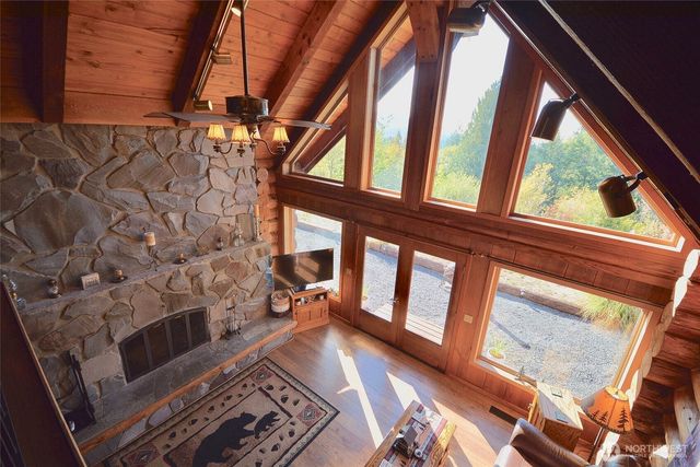 46711 Mountain Hwy E, Eatonville, WA 98328