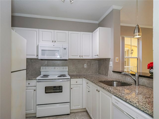 5045 Fairways Circle D207, Vero Beach, FL 32967