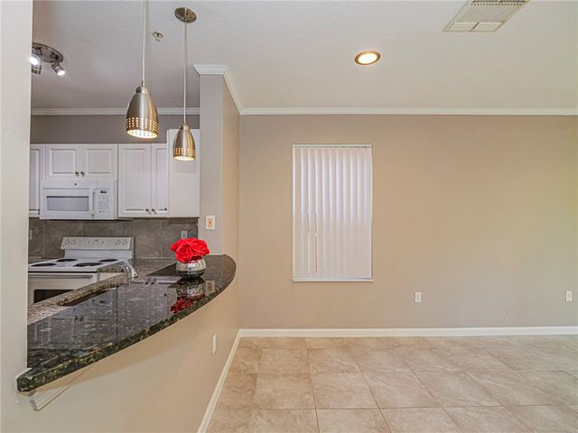 5045 Fairways Circle D207, Vero Beach, FL 32967