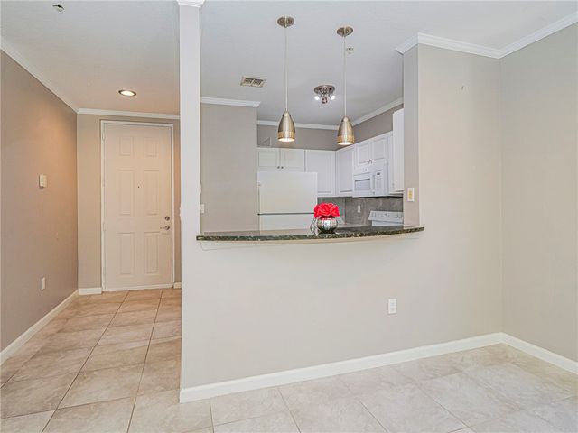 5045 Fairways Circle D207, Vero Beach, FL 32967