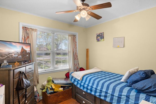 1326 Kathy Avenue, Sealy, TX 77474