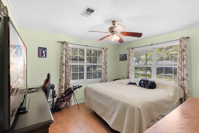 1326 Kathy Avenue, Sealy, TX 77474