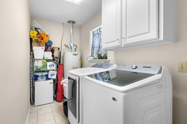 1326 Kathy Avenue, Sealy, TX 77474