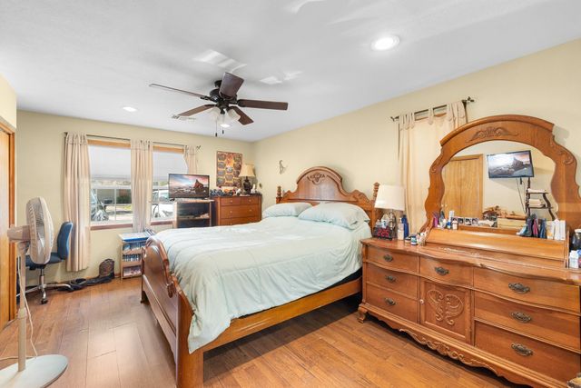 1326 Kathy Avenue, Sealy, TX 77474