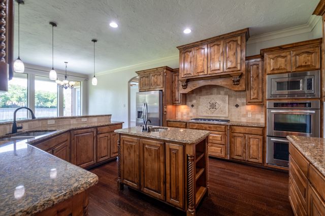 2705 Shady Lane S, Arlington, TX 76001