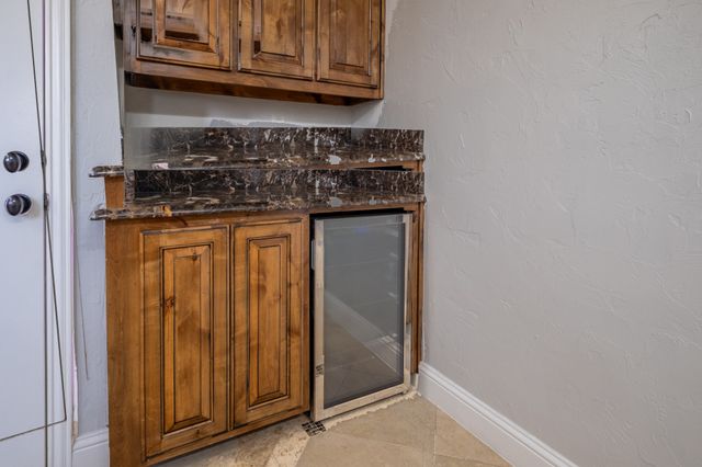 2705 Shady Lane S, Arlington, TX 76001