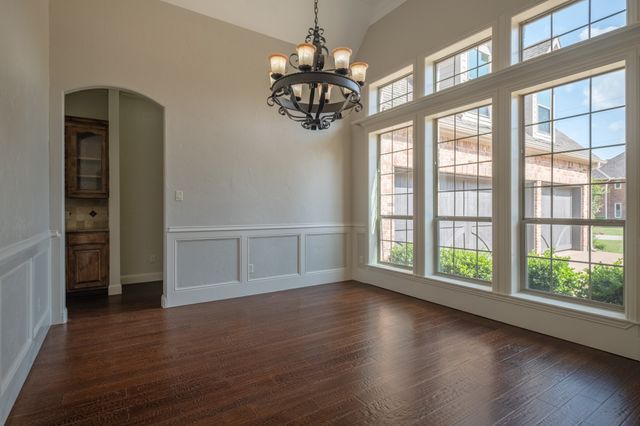 2705 Shady Lane S, Arlington, TX 76001