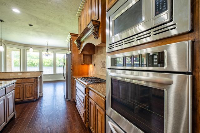 2705 Shady Lane S, Arlington, TX 76001