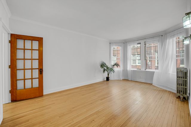 4840 W Henderson Street 2B, Chicago, IL 60641