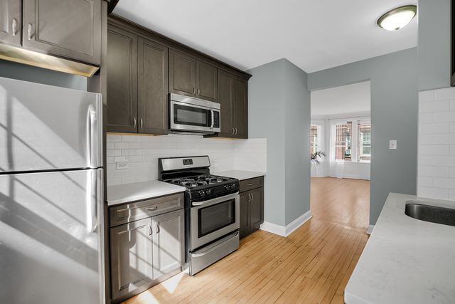 4840 W Henderson Street 2B, Chicago, IL 60641