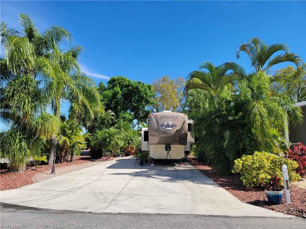 5761 Brightwood DR, FORT MYERS, FL 33905 — exterior