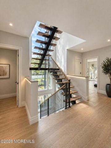 13 Johnston Street, Oakhurst, NJ 07755