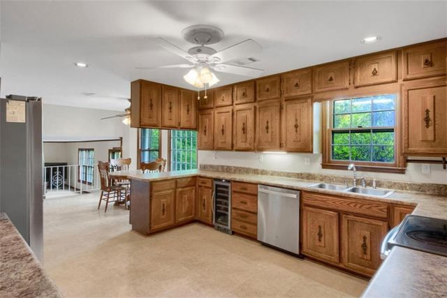 3606 Rainbow Circle, Snellville, GA 30039