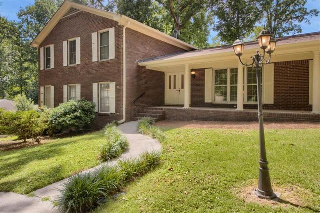 3606 Rainbow Circle, Snellville, GA 30039