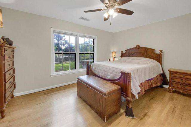 3606 Rainbow Circle, Snellville, GA 30039