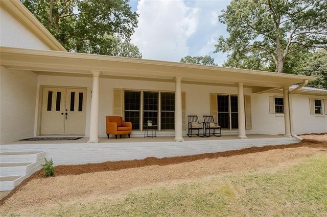 3606 Rainbow Circle, Snellville, GA 30039