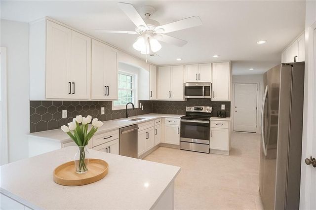 3606 Rainbow Circle, Snellville, GA 30039