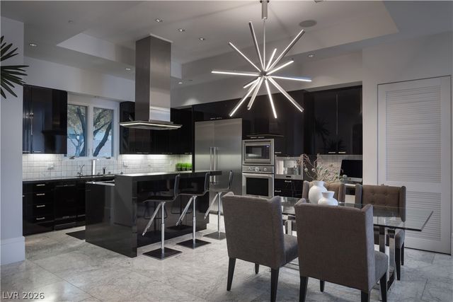 72 Wildwing Court, Las Vegas, NV 89135