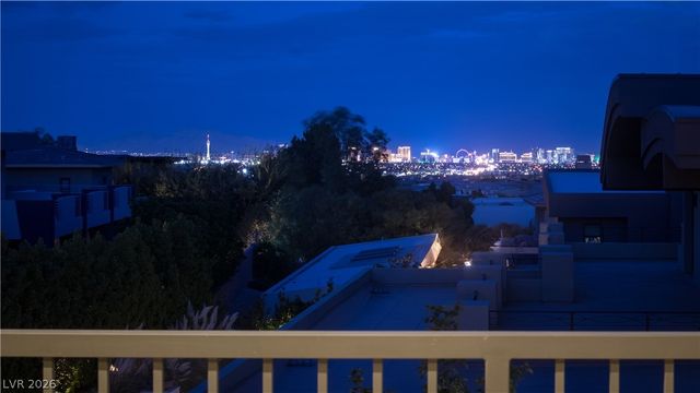 72 Wildwing Court, Las Vegas, NV 89135