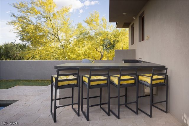 72 Wildwing Court, Las Vegas, NV 89135