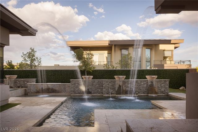 72 Wildwing Court, Las Vegas, NV 89135
