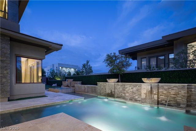 72 Wildwing Court, Las Vegas, NV 89135
