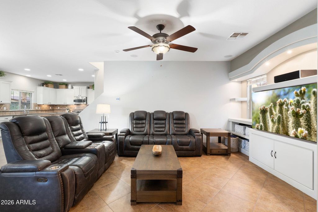 3965 E MELINDA Drive, Phoenix, AZ 85050 — photo 3