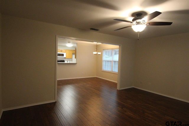 408 Redbud Cir, Whitehouse, TX 75791
