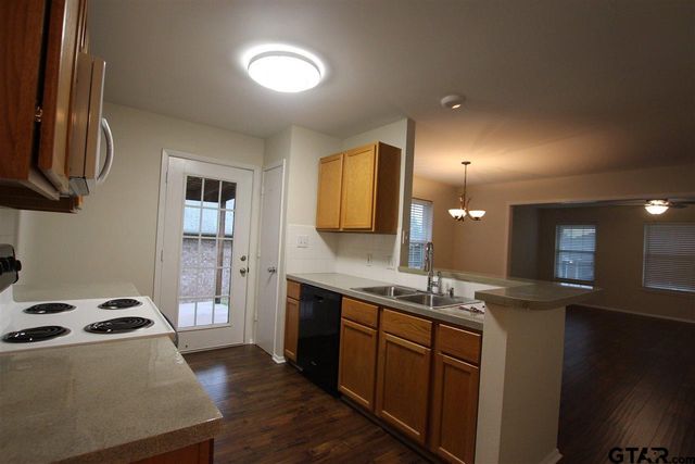 408 Redbud Cir, Whitehouse, TX 75791
