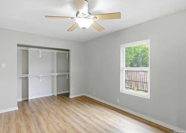 225 Avenue B, Converse, TX 78109