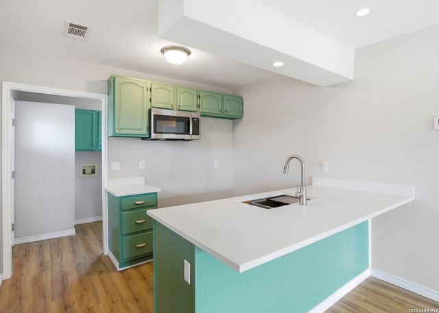 225 Avenue B, Converse, TX 78109