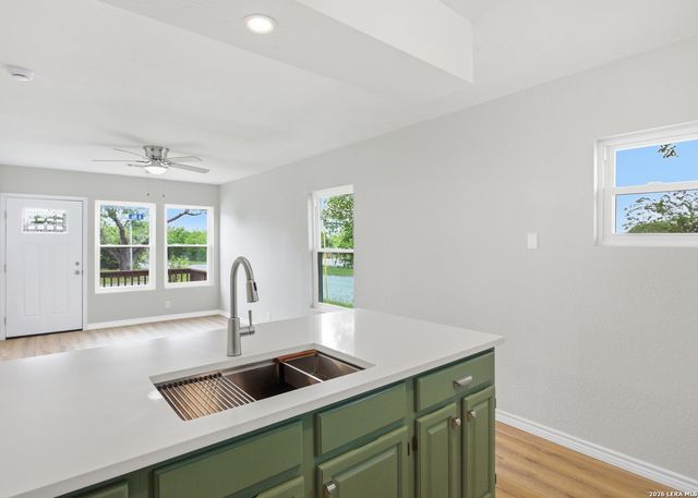 225 Avenue B, Converse, TX 78109